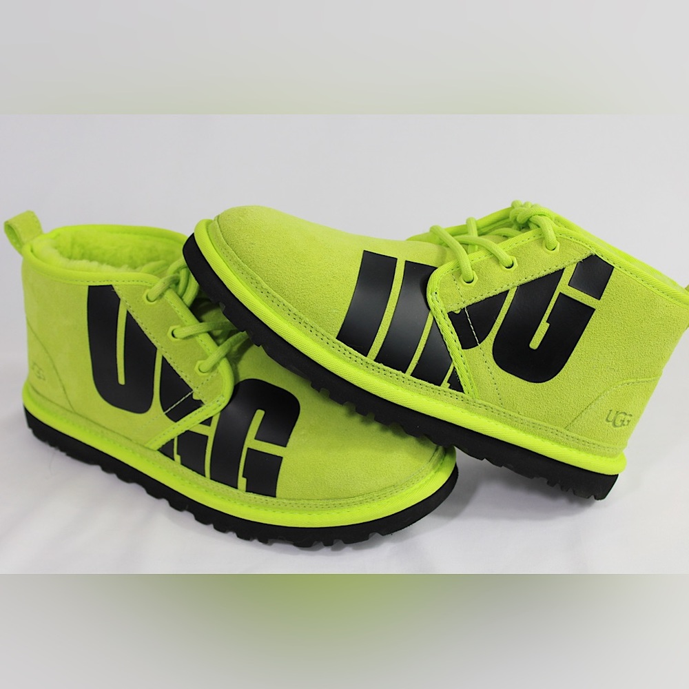 UGGS Australia Chukka Neumel Lace up Boots Lime Green Size 8 Mens Suede Leather